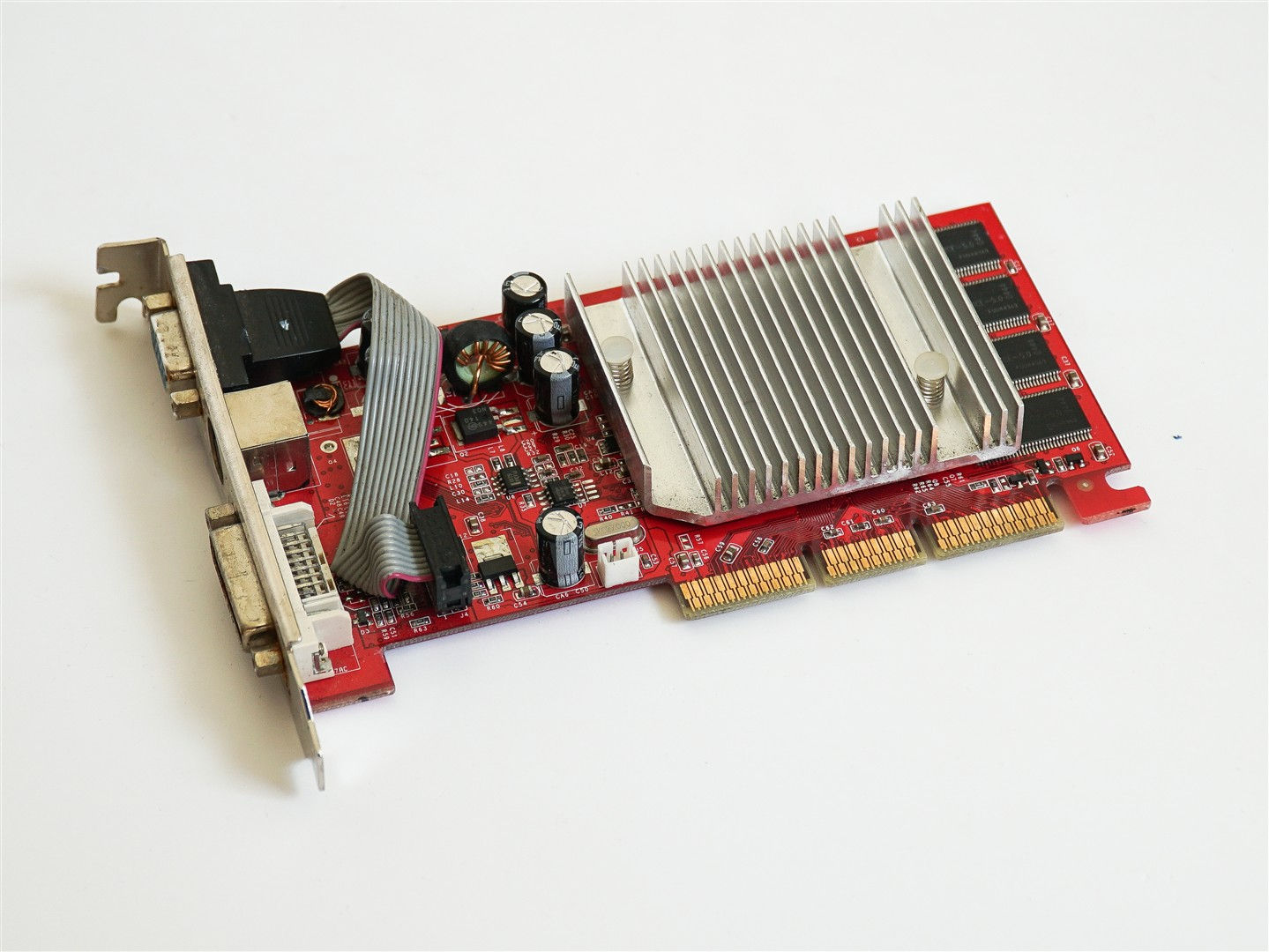 PALIT NVIDIA GeForce FX 5200 128MB DDR 64bit AGP
