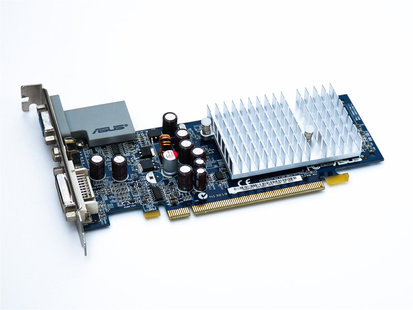ASUS NVIDIA GeForce 6200 256MB DDR2 64bit PCIe LP
