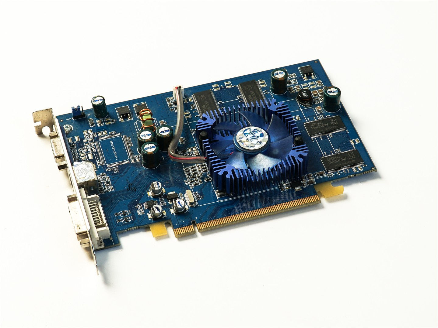 SAPPHIRE ATI Radeon X700 128MB DDR PCIe