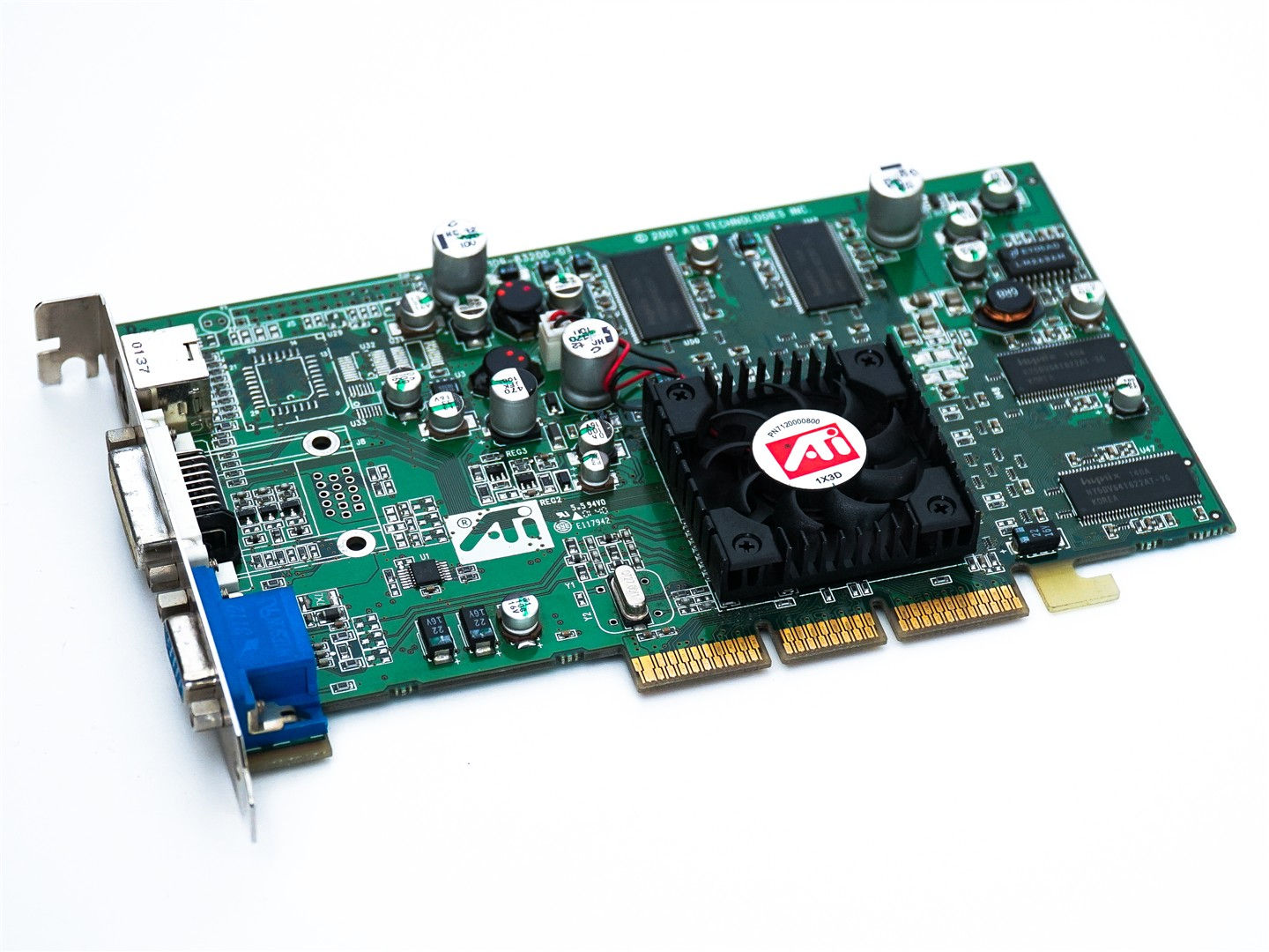 ATI Radeon 7500 64MB DDR 128bit AGP