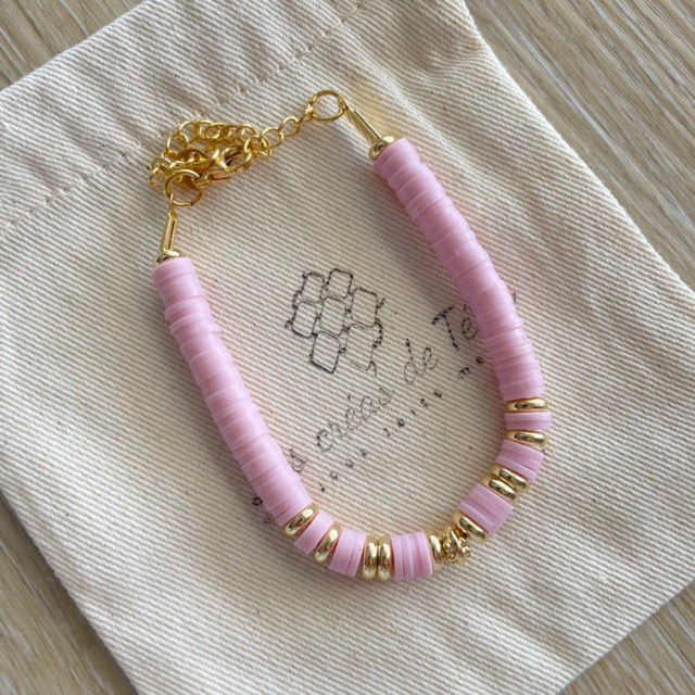 Bracelet en perles heishi et acier inoxydable par Les créas de Téha