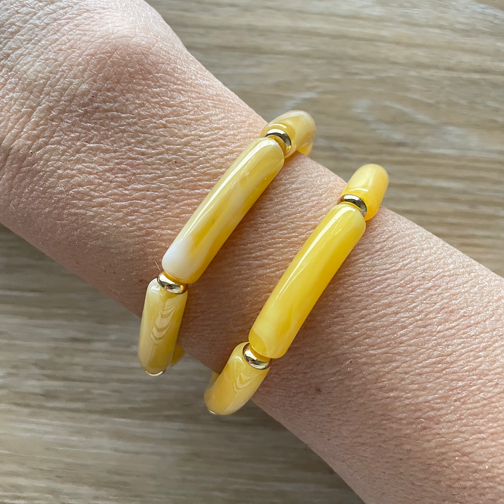 Bracelet élastique en perles incurvées par Les créas de Téha