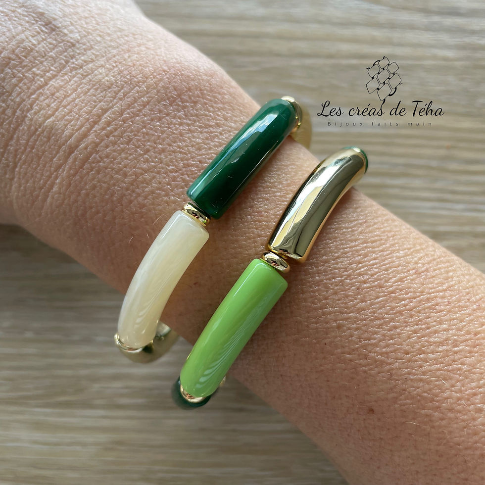 Bracelet  élastique en perles incurvées par Les créas de Téha