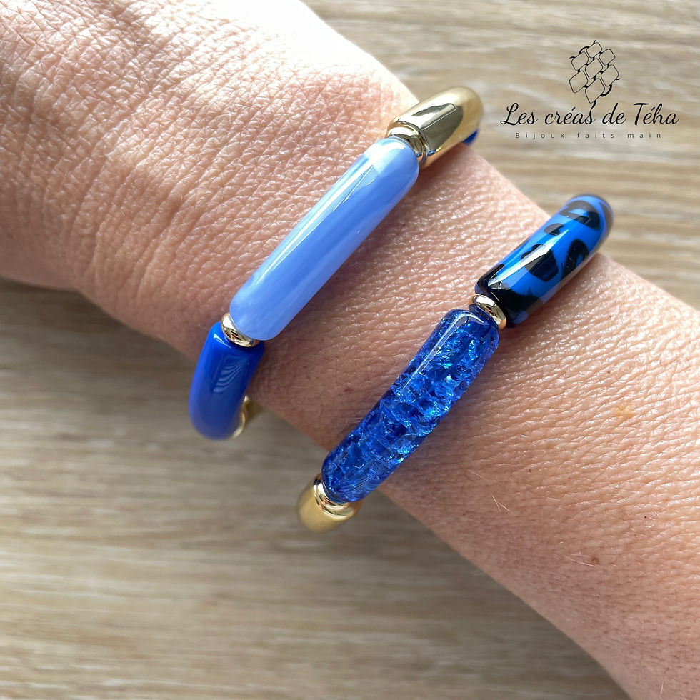 Bracelet élastique en perles incurvées par Les créas de Téha