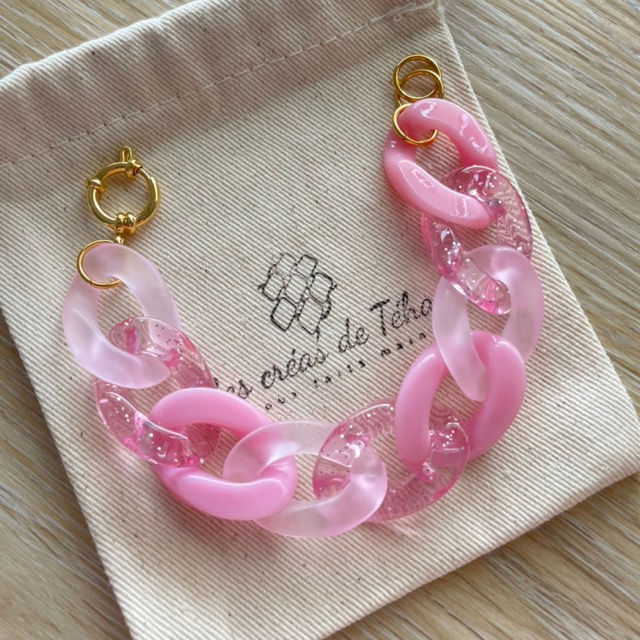 Bracelet en grosses mailles rose par les Créas de Téha