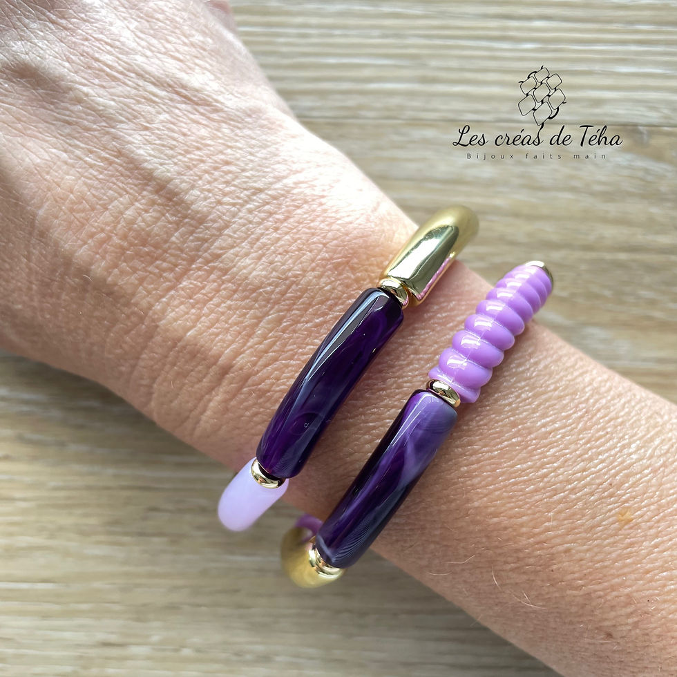 Bracelet élastique en perles incurvées par Les créas de Téha