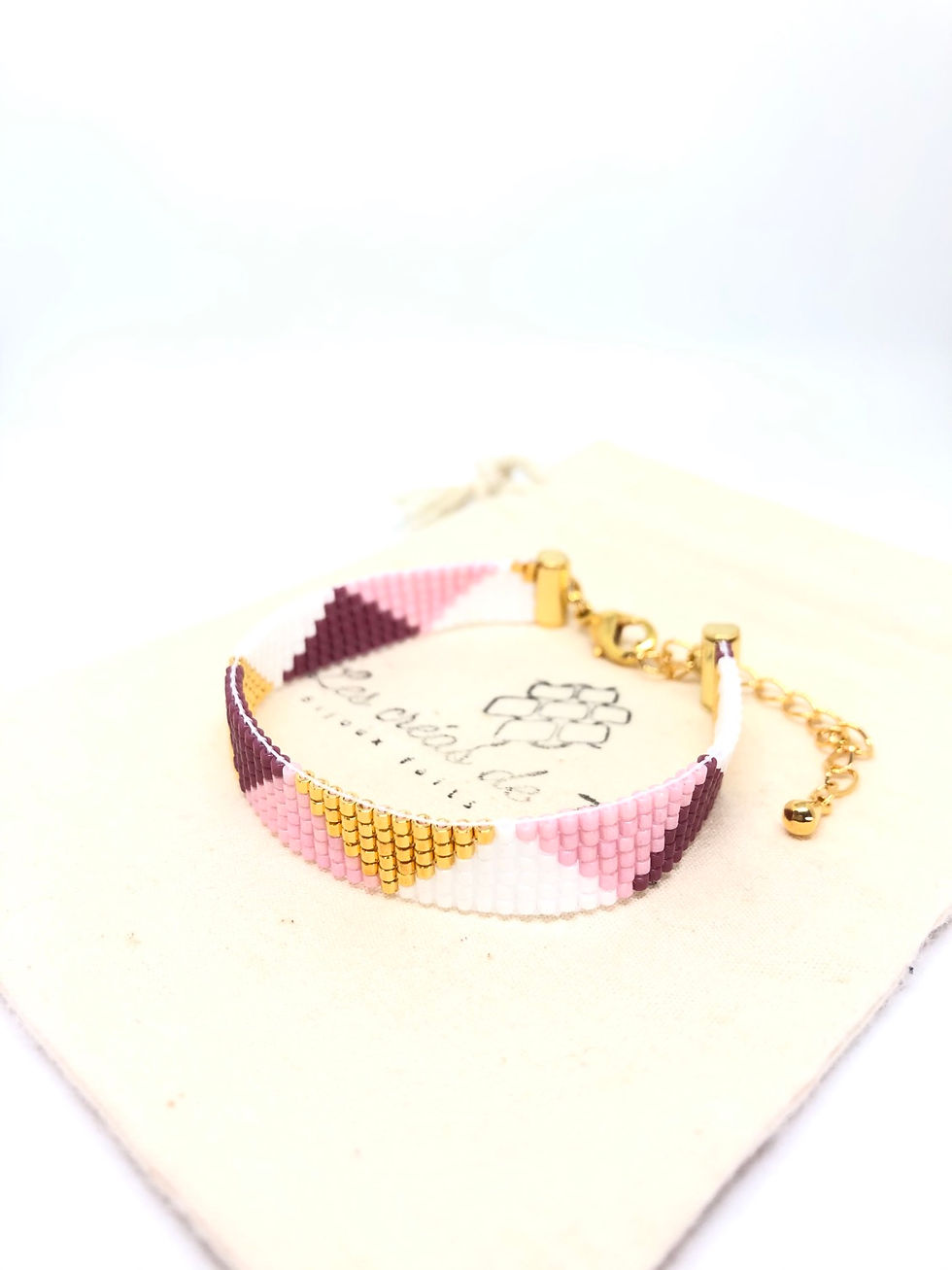 Bracelets fins Atavai en perles de verre et plaqué or par Les créas de Téha
