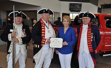 Susie Everett and members of DeSoto Trace SAR