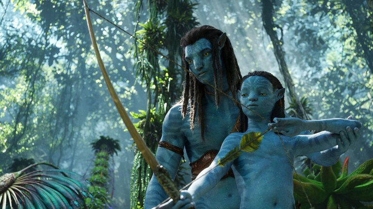 Lo'ak e Kiri, filhos de Jake e Neytiri (Foto: Reprodução/Avatar: O Caminho da Água)