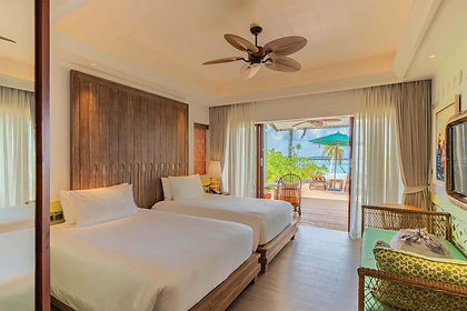 Untitled-2_0001_2-Bedroom-Family-Beach-Room-with-Pool-8.jpg