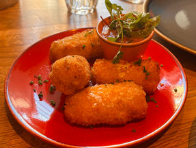 Dublin Street Social: Stylish Plates and Social Sips in Edinburgh’s Georgian New Town