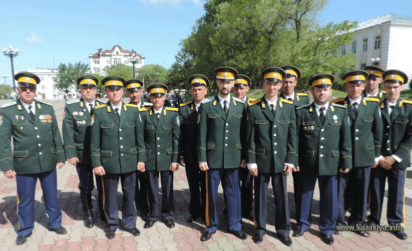 Бравые воины в жёлтых лампасах на страже стабильности и безопасности краевой столицы