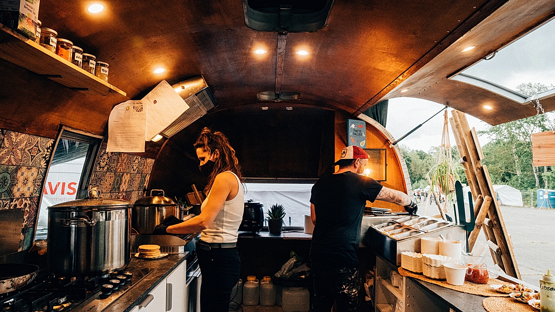 Food Trucks United || Chilimanili