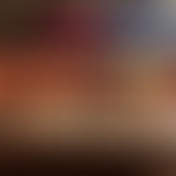 Der Foodtruck Asia Event Catering zeigt „Asia Imbiss“ auf dem Dach; Team steht an der Ausgabe, Speisekarte und Wok-Küche im Hintergrund.