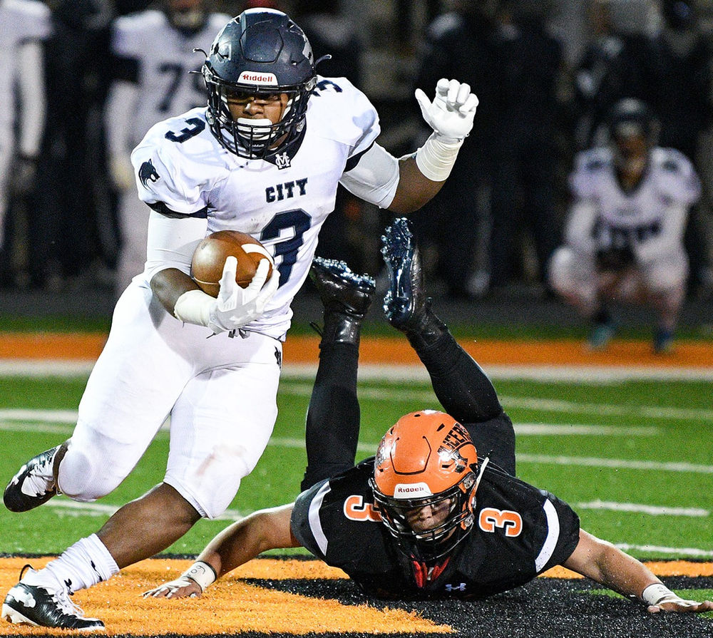 Flemings an eager pupil for new MC running backs coach Salary