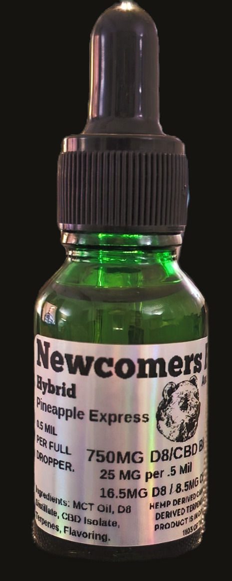 Bottle of Newcomers Hybrid Pineapple Express drops, featuring 750mg of D8/CBD blend per bottle.