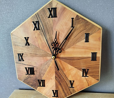 Horloge hexa_edited.jpg