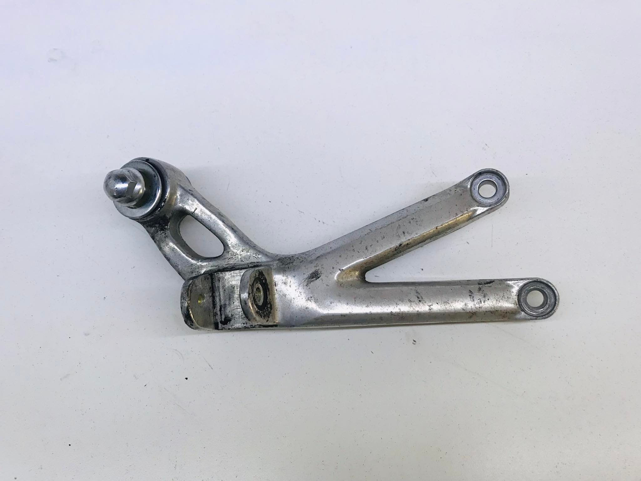 YAMAHA R6 2001 SOPORTE DE POSAPIES