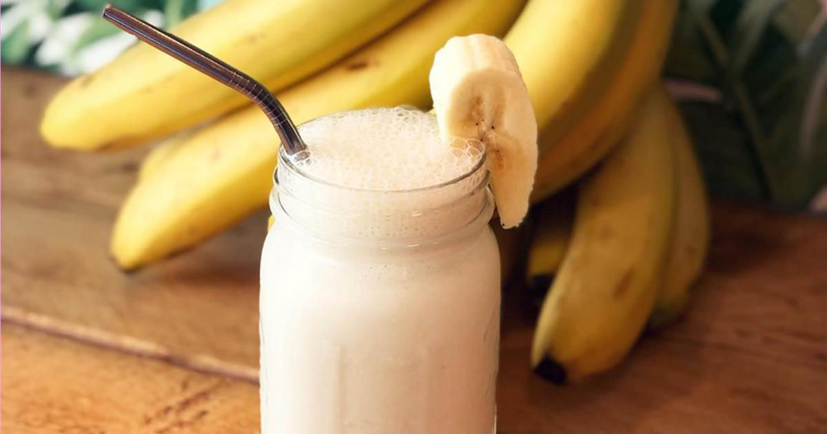Jugo de Plátano con leche de almendras