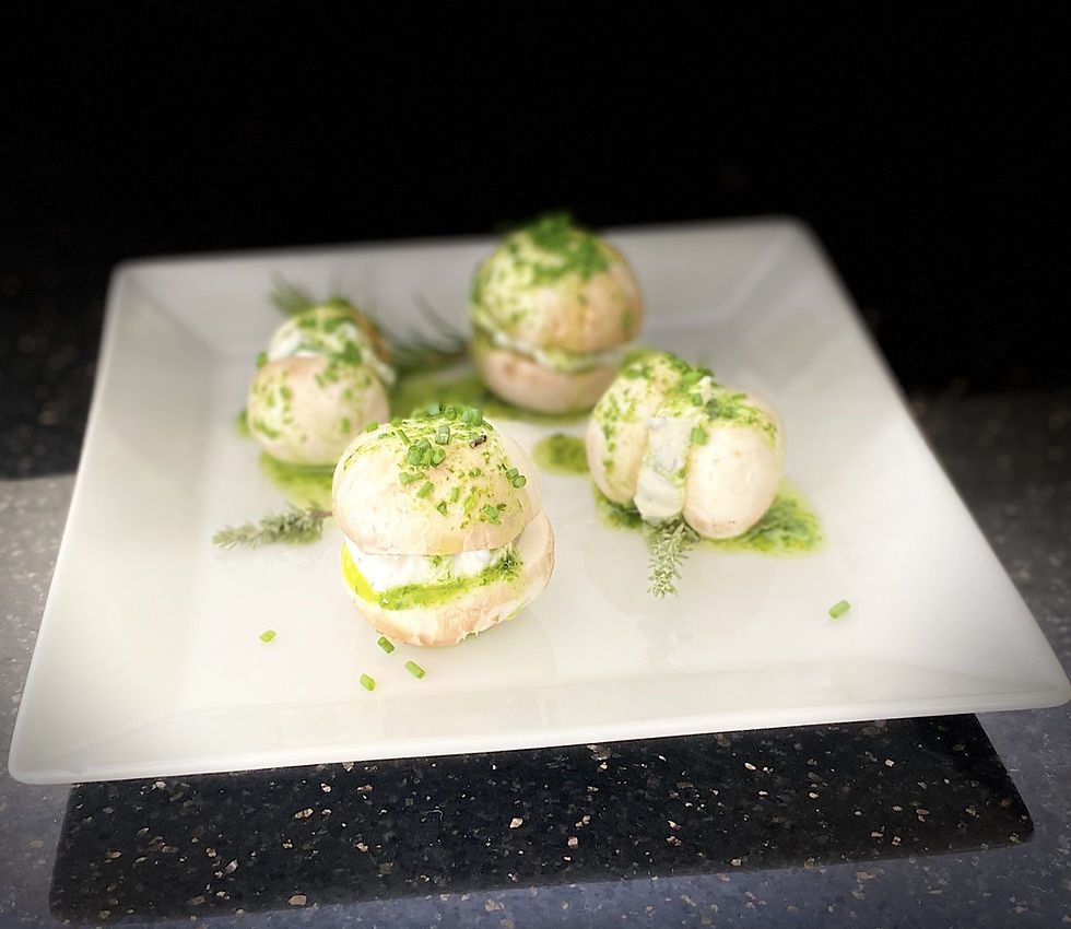 Macarons de champignons, fromage frais parfumé, vinaigrette verte