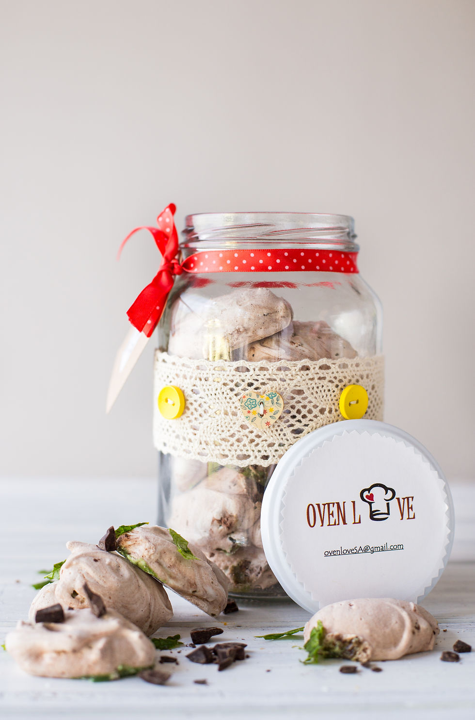 Peppermint crisp meringues