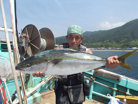 石川新道店スタッフ三浦~今年もブリ狙いのシーズンが到来!上ノ国沖で好釣果