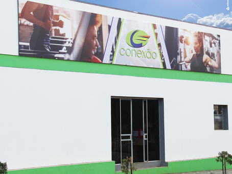 Com olhar na diversidade, Agência Certa assinou identidade visual off-line da Academia Conexão