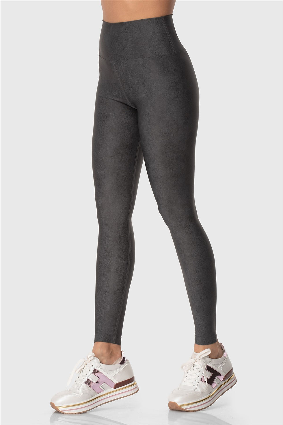 Thumbnail: Leather-look leggings