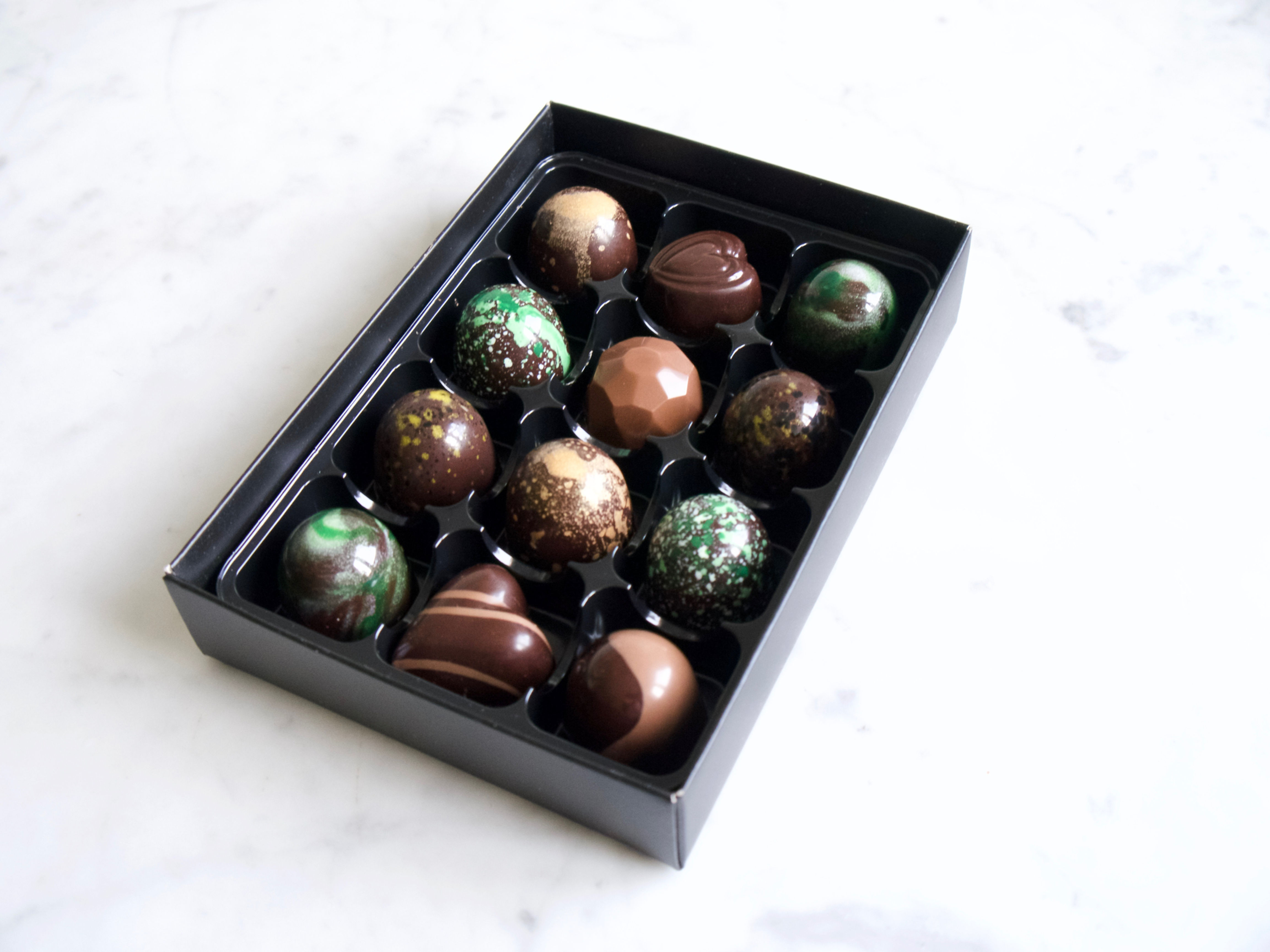 Ask för 12 praliner