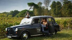 Le vignoble bordelais en taxi vintage anglais