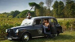 Le vignoble bordelais en taxi vintage anglais