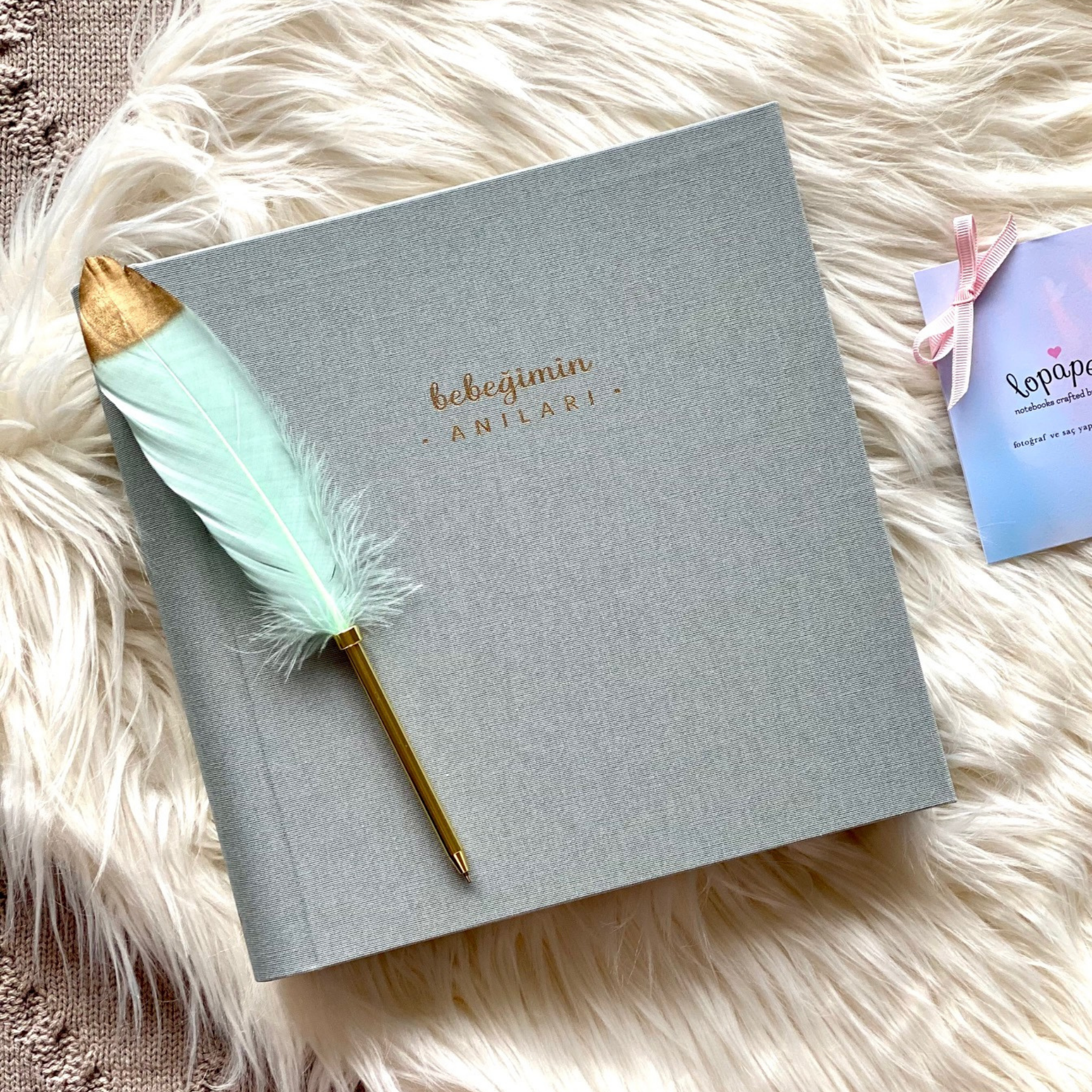 Bebek Hediye Seti: Gri Bebek Anı Defteri, Kalem & Fotoğraf Yapıştırıcısı