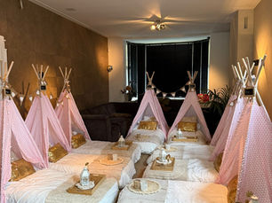 Kinderfeestje thuis met tentjes