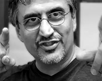 Foto de Miguel Rubio, Artista 3D y miembro de la comunidad KLAB, dando su opinión sobre la mentoría de Kreaktivate.