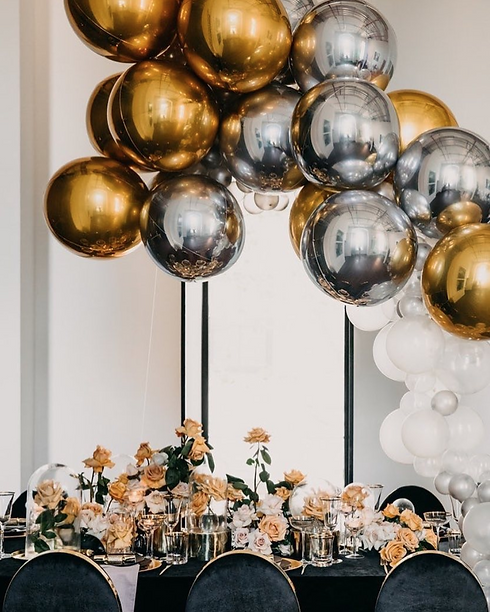blackNgoldBalloons.png