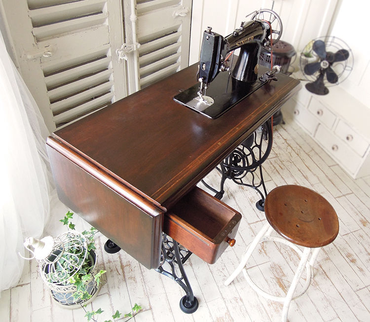 サムネイル： 職業用アンティークSINGER 整備済み
