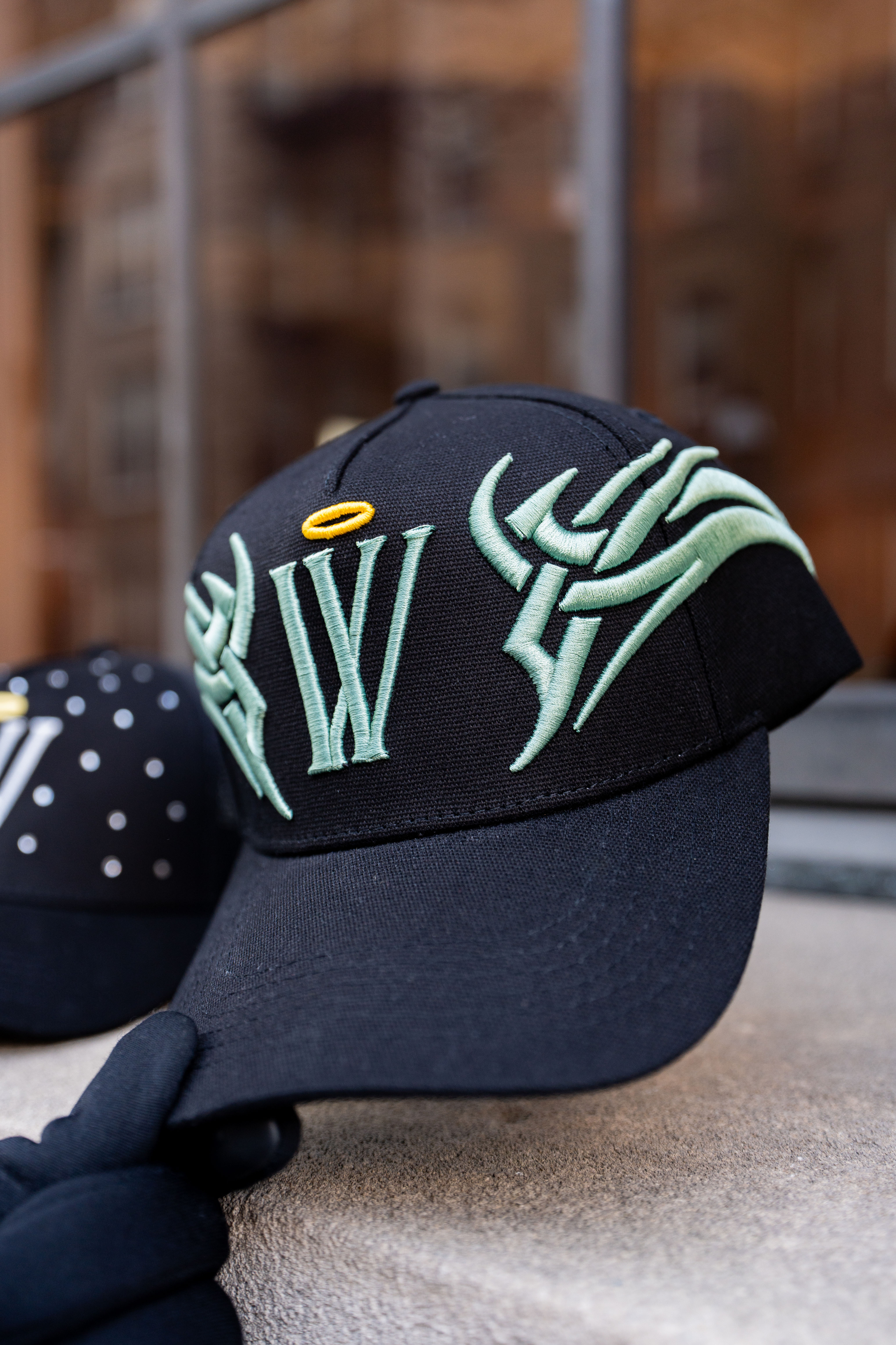 DISTRICT TIFFANY (BLACK) TRUCKER
