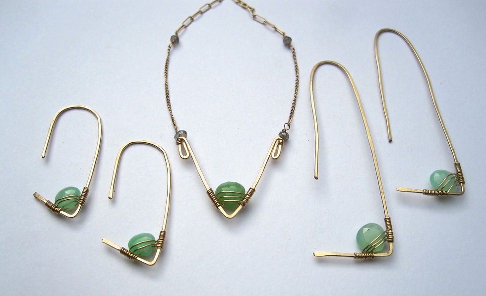 Thumbnail: Amiti Necklace in Chrysoprase
