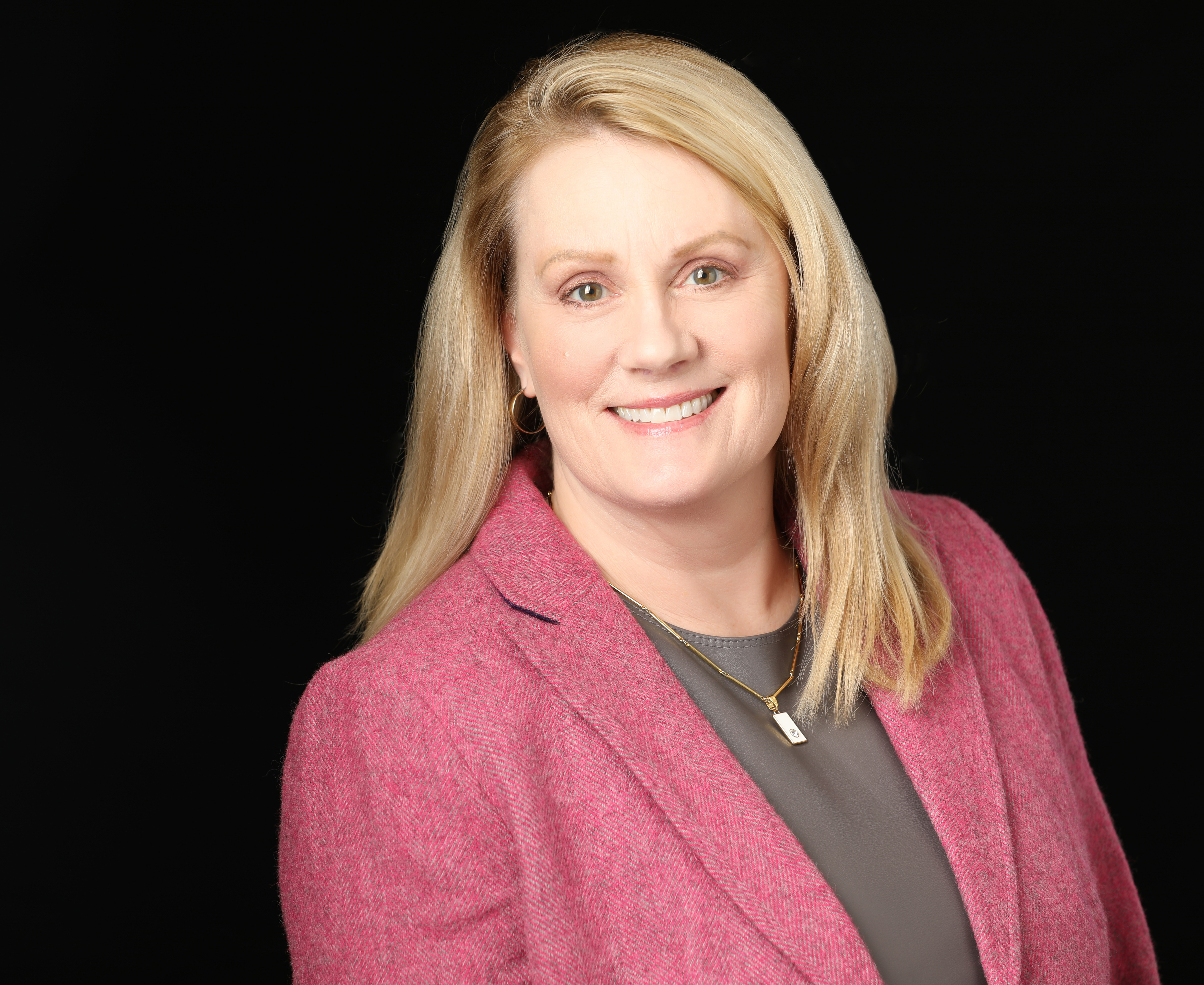 Lori_Severson_2021_Headshot.jpg