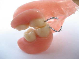 teeth-510405_1920.jpg