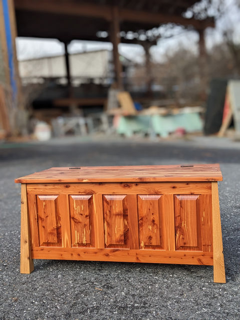 Cedar Chest

21" x 43 5/8" x 21"

$2,000

email/call to inquire