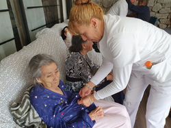 asistenca adulto mayor puebla enfermera