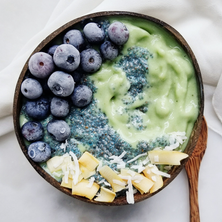 4-Ingredient Creamy Matcha Smoothie Recipe
