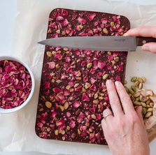 Healthy Chocolate Bark (With Collagen & Probiotics)