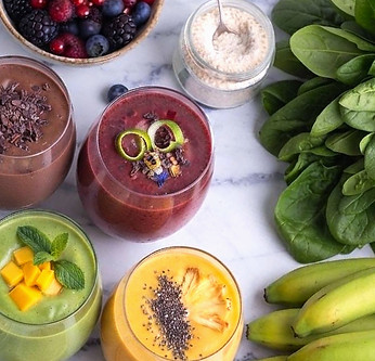 Making Fat-Burning Metabolic Smoothies For Steady Energy & Hormone Harmony In Midlife