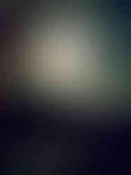 Månsken över frusen sjö