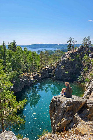 Vy från toppen av stenbrott
