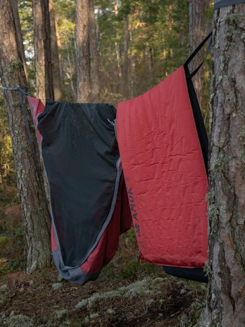 Amok hängmatta och liggunderlag