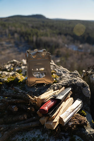Bushbox, ved och kniv