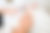 Gesichtsbehandlung mit Pinsel, Frau mit geschlossenen Augen, Mokka Beauty & Style.